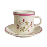 Juego de té con estética cottagecore